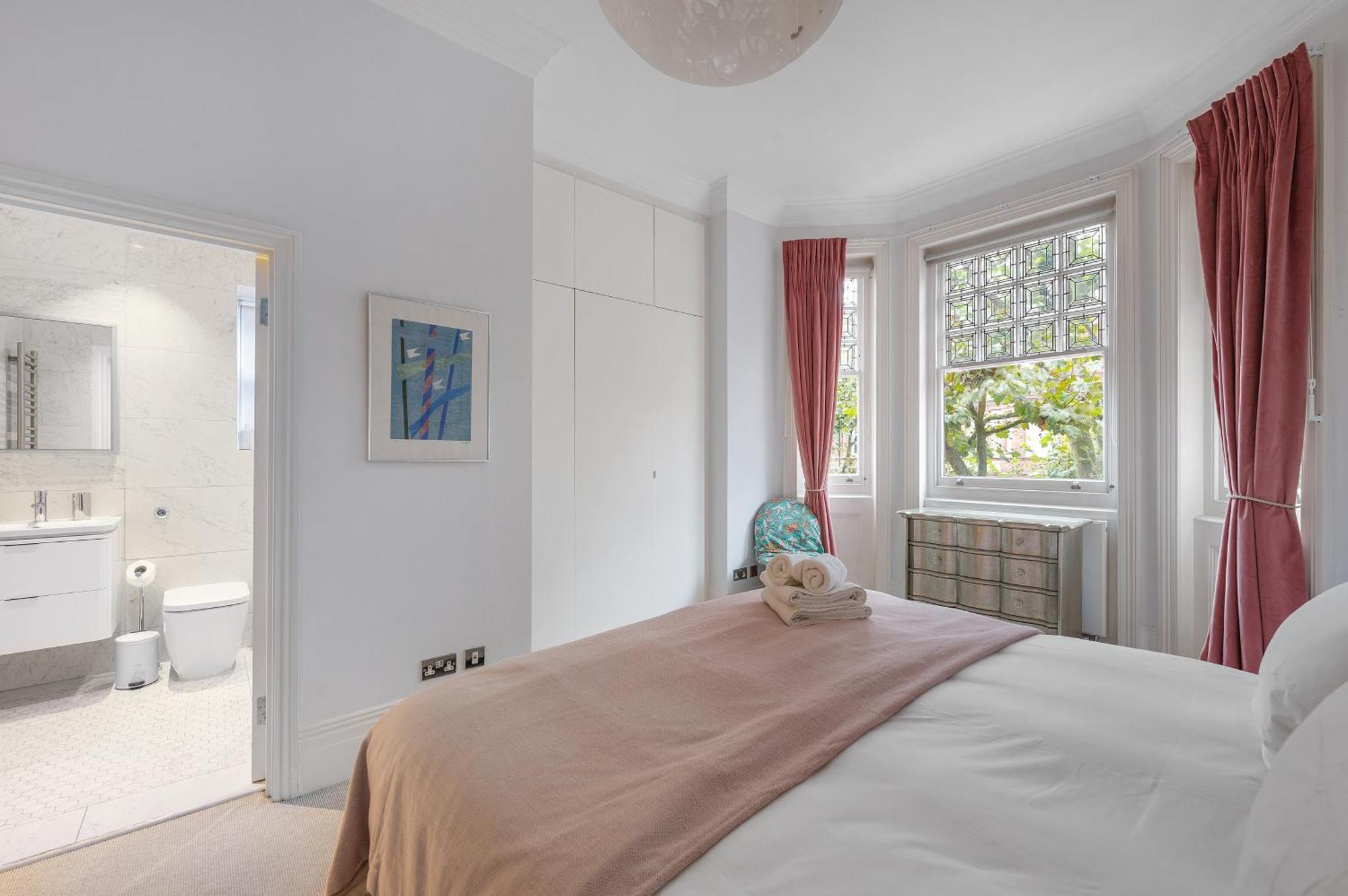 Casa Italia Near Sloane Square, Harrods And Kings Road - Washing Machine & Wifi Appartamento *